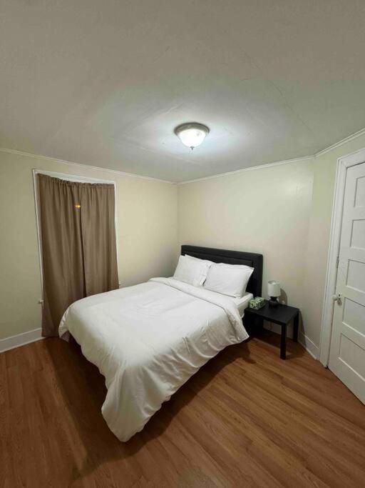Comforting Getaway-Sleeps 6-Walk To Falls! Cataratas do Niágara Exterior foto