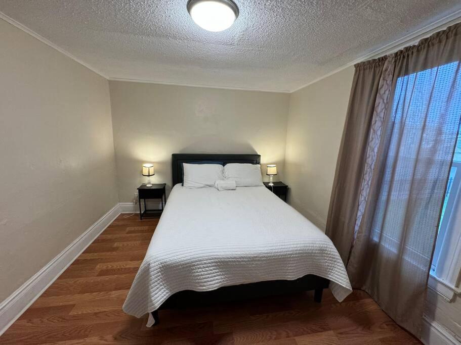 Comforting Getaway-Sleeps 6-Walk To Falls! Cataratas do Niágara Exterior foto